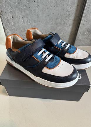 Шкіряні кросівки clark’s