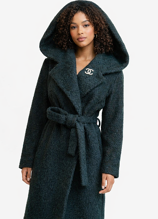 Неймовірне  зелене пальто мантія з поясом