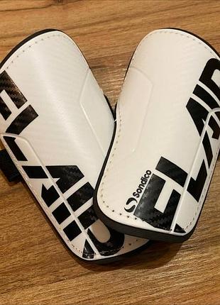 Футбольные щитки sondico flair slip 812016-01