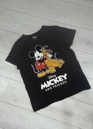 Фірмова футболка