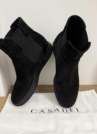 Чоботи casadei