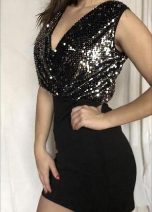 Красивое платье в паетках