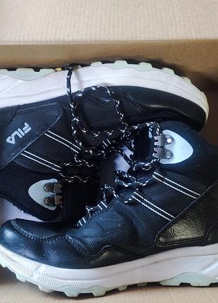 Теплі кросівки fila