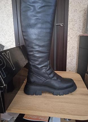Жіночі чорні шкіряні чоботи anne-marie.