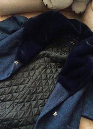 Пальто-куртка тепле с капюшоном