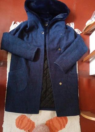 Пальто-куртка тепле с капюшоном