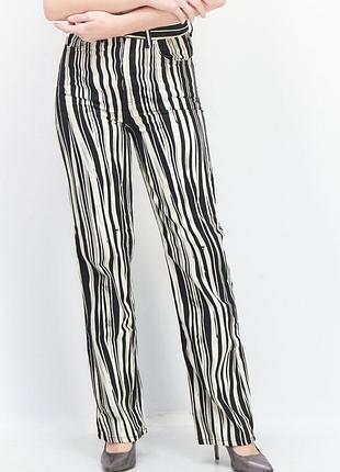 Джинси.
молочный цвет, черный принт