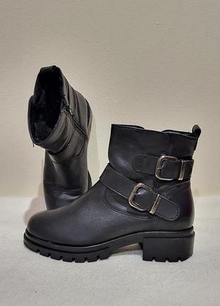 Женские кожаные утепленные сапоги