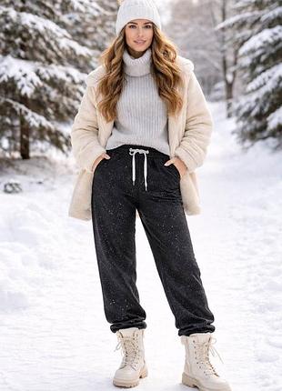 Близкие джоггеры на меху