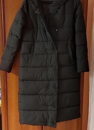 Довгий теплий зимовий пуховик