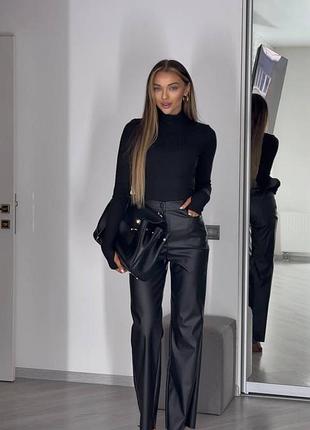 Теплий боді зі стійкою на горлі, беж/чорний – код 266