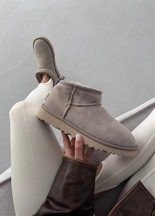 Жіночі зимові уггі з натурального хутра ugg ultra mini goat premium
