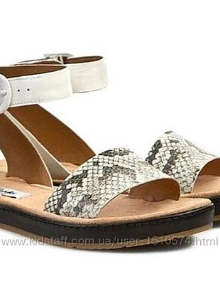 Р. 39,42 clarks кожаные босоножки оригинал