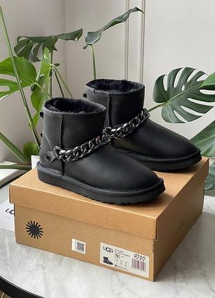 Женские зимние угги из натурального меха ugg mini chain black leather