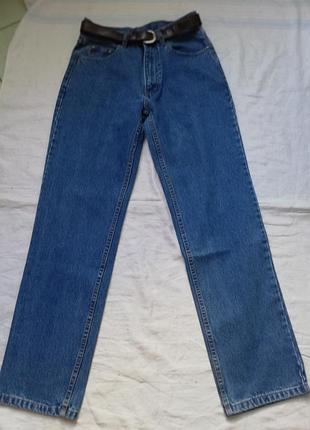 Джинсы с высокой талией