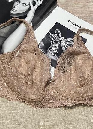 Calida шикарный кружевной бежевый бюст без косточек как новый