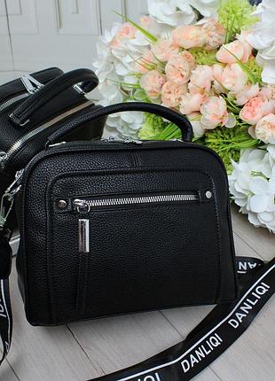 Жіноча стильна та якісна сумка з еко шкіри чорна