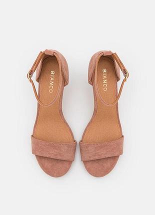 Босоножки 39р