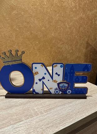 Деревʼяна підставка на 1 рік дитини синя із золотом / фотосесія / фотозона