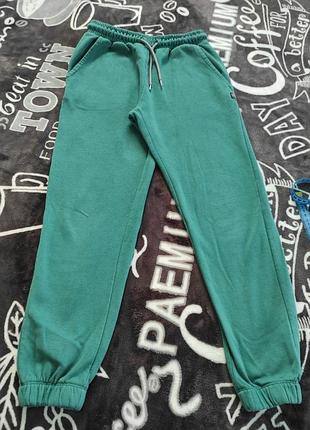 Качественные брюки kip going reserved 158 см теплые