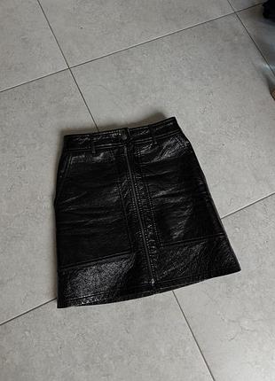 Стильная чёрная кожаная короткая юбка размер 36 h&m
