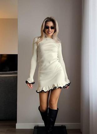 Платье вязаное с воланами