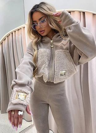 Теплий костюм на зиму❄️
настоящая находка на повседневник и прогулок на свежем воздухе 🔝