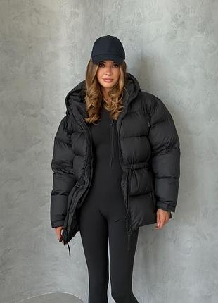 Дутый пуховик  с капюшоном на кулиске пуфер