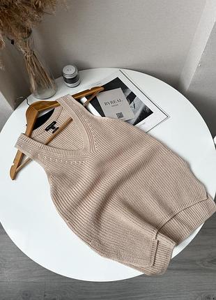 Бежевий вʼязаний топ жилет massimo dutti