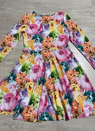 Дуже гарна яскрава сукня 2