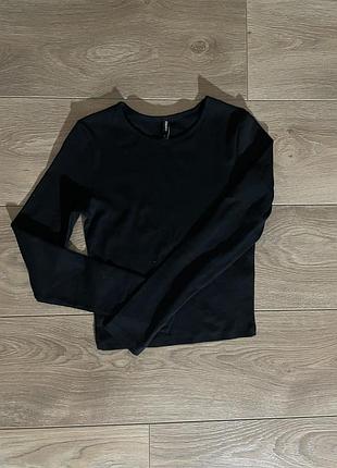 Топ чорного кольору