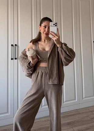 Актуальний жіночий велюровий спортивний костюм трійка топ із зіп худі на блискавці та штани палаццо вільного крою