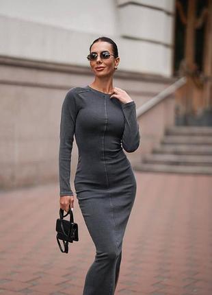 Очень красивое привлекательное платье из натурального коттона