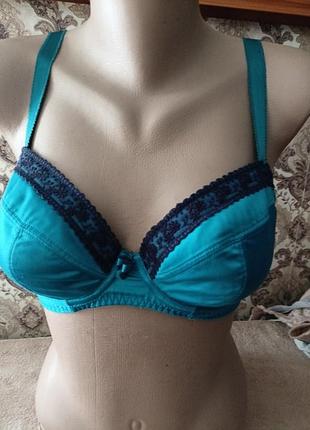 Бюстгальтер на широких бретелях размер 60-65b,c