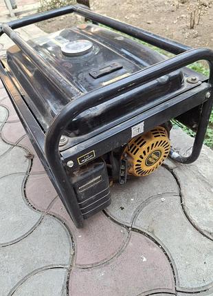 Генератор на 3 квт, корея, обслужений