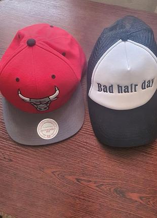 Кепка дві одиниці.