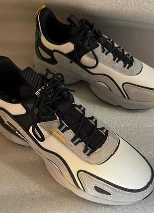 Кросівки гарної якості