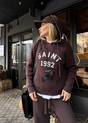 Костюм с вышивкой