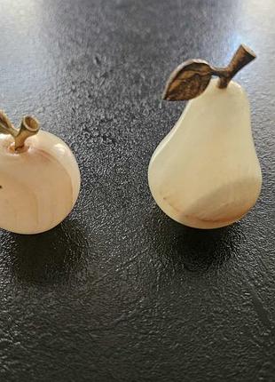 Оникс. статуэтка "яблоко" и "груша"