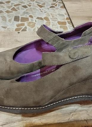 Кожаные фирменные туфельки