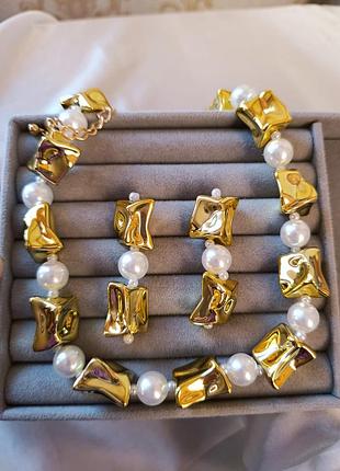 Нарядний комплект прикрас в золотому кольорі ✨ сережки і кольє