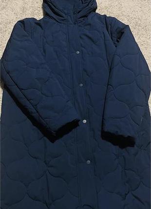 Пуховик дуже теплий. стьобаний. знаменитого  англійського бренду, який вирізняється своєю якістю.