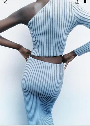 Трикотажний костюм zara set топ і спідниця асиметричний блакитний комплект в рубчик zara