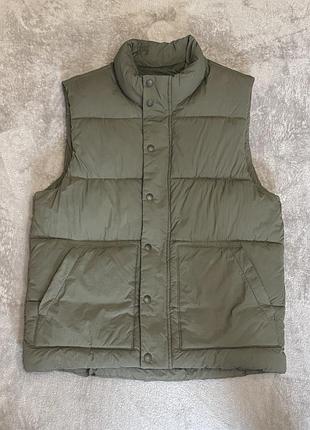 Пухова жилетка gap розмір s