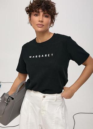 Трикотажна футболка з вишитим написом margaret