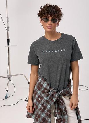 Трикотажна футболка з вишитим написом margaret