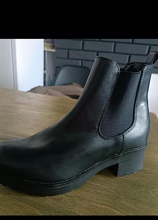 Женские ботинки новые