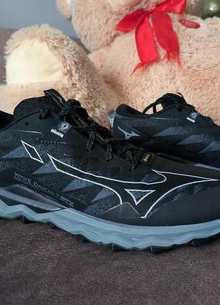 Професійні трейлові кросівки mizuno wave daichi 7 gtx у відмінному стані.