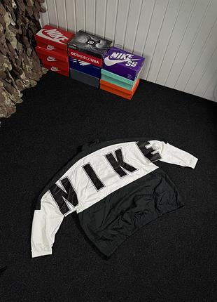 Вітровка nike