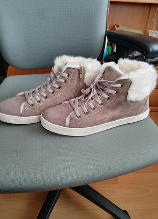 Женские зимние замшевые ботинки